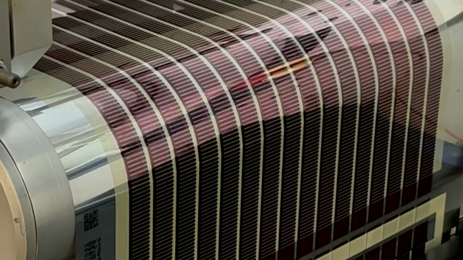 Printed Solar winding onto a spool on the pilot line